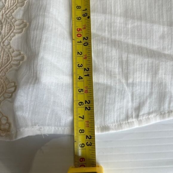 CROCHET TRIM BLOUSE - Picture 4 of 6